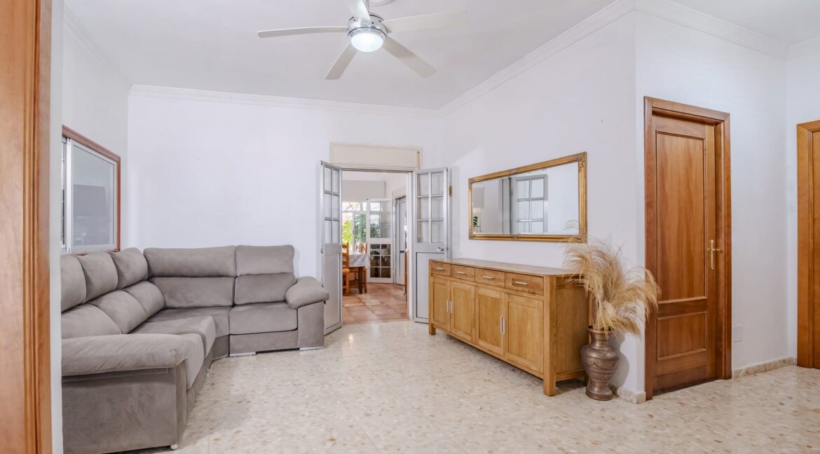 WhatsApp Image 2025-10-02 at 11.29.59 (1)