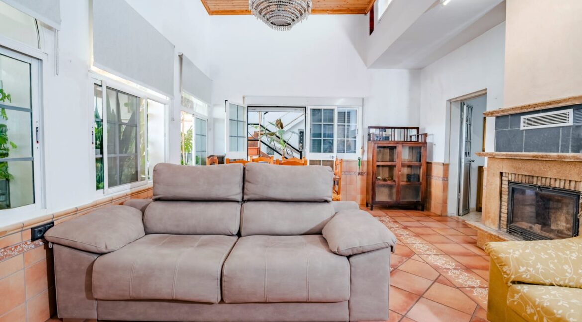 WhatsApp Image 2025-10-02 at 11.30.46 (2)